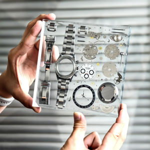 Sculpture en résine de mouvement de montre vintage Dayton, pièces de montre démontées incrustées d'époxy transparent, style industriel steampunk pour la maison ou le bureau - Product Image 4