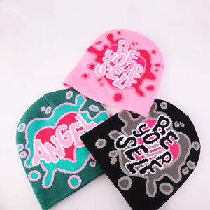 Bonnet court sans revers en tricot avec logo personnalisé et doublure en satin - Product Image 1