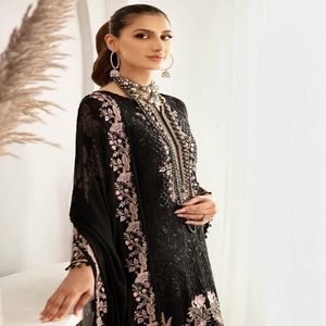 Robes panjabi pakistanaises brodées en mousseline de soie pour femmes sur des costumes trois pièces en mousseline de soie Designers pakistanais par Ramsha Vol R-11 - Product Image 4