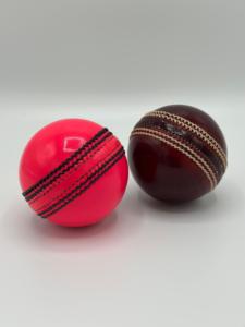 Pelota de críquet de cuero duro cosida a mano de alta calidad 90 Overs para el Reino Unido con su logotipo personalizado. El mejor precio para pelotas de cuero premium. - Product Image 3