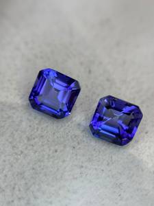 พลอยแทนซาไนต์ธรรมชาติคุณภาพสูง เกรด AA+ ขนาด 8 มม. รูปทรง Asscher Cut จำนวน 2 เม็ด น้ำหนัก 6.15 กะรัต สำหรับทำเครื่องประดับ/นักสะสม - Product Image 1