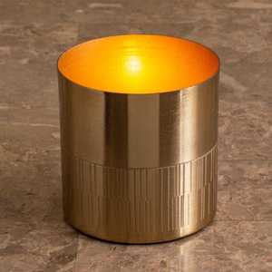 Portavelas Cilíndrico Ember Opt Linix de 8 cm, Florero Metálico Duradero para Decoración del Hogar - Product Image 4