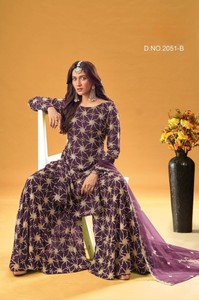 Traje Plazzo Semi-Cosido de Faux Georgette con Bordado y Lentejuelas para la Colección India y Pakistaní - Product Image 4