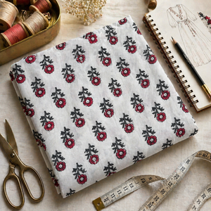 Tela de Algodón Estampada con Diseño Floral Rojo Premium sobre Base Blanca para Ropa Étnica y Prendas de Boutique para Mujer - Product Image 2