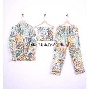 Conjunto de pijama de algodón ligero estampado a mano para mujer, tela suave y transpirable, ideal para relajarse, dormir y uso casual. - Product Image 6