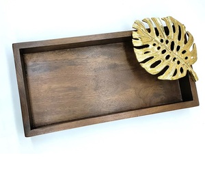 Plateau de décoration moderne pour la maison, plateau de table basse de luxe, plateau organisateur en bois, plateau de service avec accent feuille métallique - Product Image 1