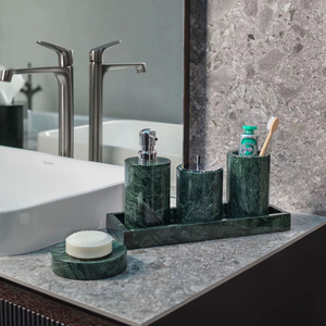 Ensemble de salle de bain moderne et élégant en marbre avec distributeur de savon, porte-brosse à dents et porte-savon - Product Image 1