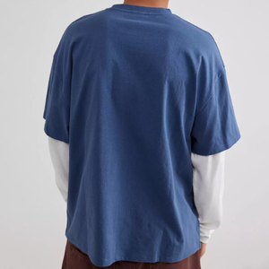เสื้อยืดคอกลมชายแขนสั้นสองชั้น แต่งแขนตัดสี ทรงปกติ ผ้าฝ้าย 100% ระบายอากาศได้ดี สำหรับผู้ชาย - Product Image 2