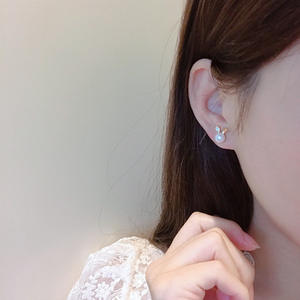 Boucles d'oreilles en perles d'eau douce plates Mantou de 7-8 mm pour femmes, bijoux d'oreille pour seniors, design unique de niche, lapin en argent sterling, perle élégante - Product Image 1