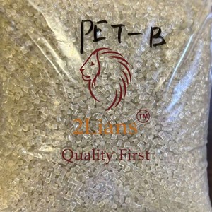 Gránulos reciclados de PET Grado B color amarillento - Product Image 1