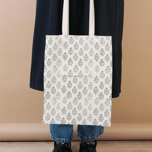 Sac à bandoulière à motif floral imprimé personnalisé Durable Écologique Mode pour femmes Sacs fourre-tout latéraux imprimés à la main - Product Image 1