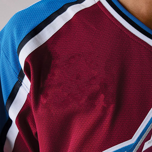 Camiseta de fútbol americano de poliéster de malla de 220 g/m² con diseño de sublimación personalizado, estilo streetwear, hombros caídos y corte holgado, venta al por mayor OEM. - Product Image 4