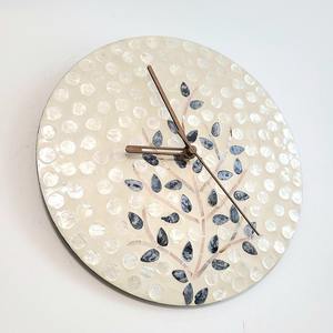 Horloge murale en mosaïque de nacre de qualité supérieure, faite à la main, à prix avantageux, incrustations de coquillages. - Product Image 5