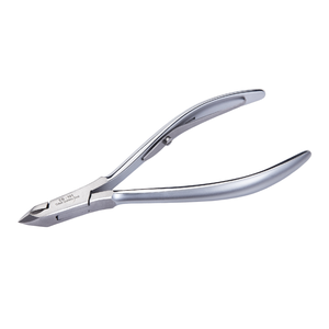 Coupe-cuticules professionnels en acier inoxydable pour salons de beauté – Outil de beauté durable et sûr pour une finition lisse - Product Image 1
