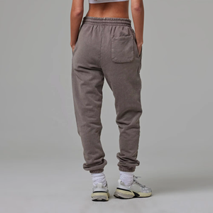 Pantalon de jogging ample et surdimensionné en molleton français pour femme avec logo personnalisé, 100 % coton épais, style hip-hop, idéal pour le sport et la gym - Product Image 4