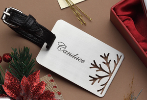 Étiquette de bagage de Noël personnalisable avec découpe flocon de neige - Product Image 1