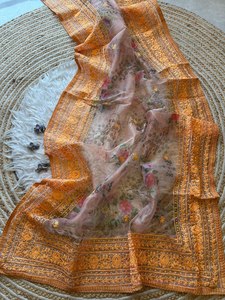 Sarees de Invierno de Diseño Elegante Importados de Shree Indian Exports, para Fiestas y Bodas, 100% Seda Organza, con Blusa y Pieza de Piel Sintética - Product Image 5