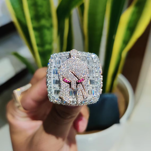 Anillo de Plata Bañado en Rodio con Diseño de Casco Espartano Iced Out, Moissanita Esmeralda, Estilo Hip Hop Bling, Joyería Masculina, Regalo - Product Image 1