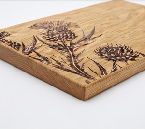 Tabla de cortar rectangular de madera con diseño floral de cardo - Product Image 6