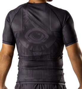 Diseña tu propia camiseta de rash guard personalizada para academia y gimnasio. Precio al por mayor. Camiseta de rash guard negra lisa para exteriores. - Product Image 2