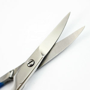 Tijeras Profesionales de Precisión para Uñas y Cutículas de Acero Inoxidable Curvado con Diseño de Orificio Cuadrado, Herramienta de Belleza Duradera - Product Image 2