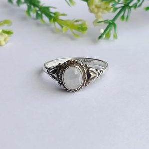 Anillo de piedra lunar natural hecho a mano en plata de ley 925, anillo minimalista, joyería para uso diario, regalo de boda para mujer - Product Image 5