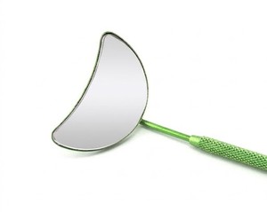 Espejo Cosmético con Marco de Acero Inoxidable y Mango Verde, Espejo de Maquillaje de Bolsillo con Aumento de 3X, Acabado Cromado de una Sola Cara - Product Image 5