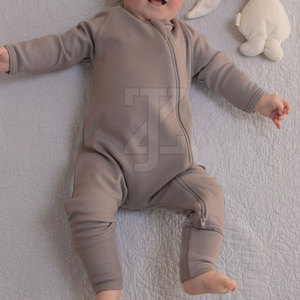 Pijama para Bebé Hecho en Pakistán, Cómodo para Uso Diario, Estilo Informal, Tela Suave, Ideal para Dormir - Product Image 2