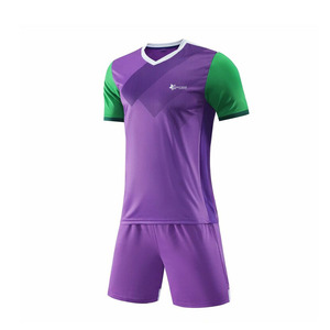 Fabricant d'uniformes de football personnalisés en polyester, design respirant et léger - Product Image 1