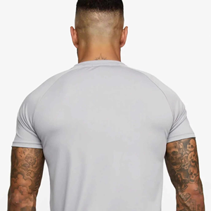 ชุดเสื้อยืดและกางเกงขาสั้นสไตล์วินเทจสำหรับผู้ชาย ผลิตจากโพลีเอสเตอร์/คอตตอน รับผลิตแบบ ODM เป็นมิตรกับสิ่งแวดล้อม เหมาะสำหรับใส่ในช่วงฤดูร้อน - Product Image 5