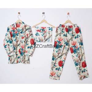 Nouvel Arrivage Ensemble de Pyjama Assorti en Coton Doux Respirant à Motifs Floraux pour Femmes avec Taille Élastique et Manches Longues - Product Image 1