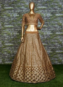 Lehenga Choli Dorado Bordado con Dupatta, Traje Tradicional Indio para Bodas, para Mujer, Material de Seda, Largo hasta el Suelo, Corte Holgado - Product Image 4