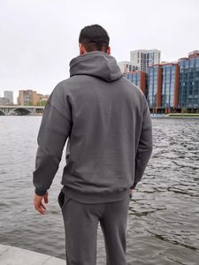 Chándal de algodón personalizado de 400 g/m² para hombre, con capucha y cremallera, pantalones con logo bordado, verde oliva, paneles beige, ropa deportiva urbana. - Product Image 6