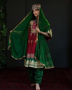 Nouvelles Robes Kuchi Afghanes à Motifs Mixtes pour Acheteurs Mondiaux, Manches Longues, Style Tribal Vintage Ethnique, en Chiffon Brodé à la Main - Product Image 2