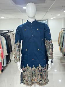 Kurta de tela Royal de alta calidad para hombre con bordado y lentejuelas - Product Image 3