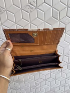 Nouvel Arrivage Portefeuille Pochette en Cuir de Vachette à Poils Couleur Marron Vente Chaude Cadeau pour Femme - Product Image 6