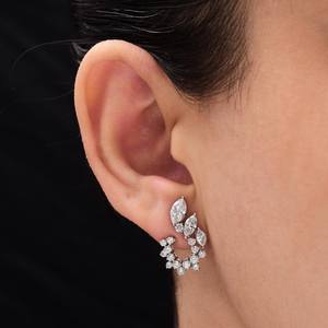 Boucles d'oreilles grimpantes en or blanc 18 carats avec diamants de laboratoire, motif marquise et diamants ronds, design en C, pour elle - Product Image 5