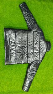 Veste matelassée imperméable sur mesure de haute qualité pour hommes, couleur personnalisée, coton 340 GSM avec fermeture éclair frontale et logo 2026 - Product Image 3