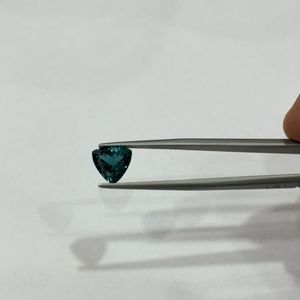 Turmalina Azul Natural de Corte Excelente, Corte Trillón, 2.70 Quilates, Gema Suelta Transparente, Calidad AAA, Madagascar, Grado Joyería Fina - Product Image 4