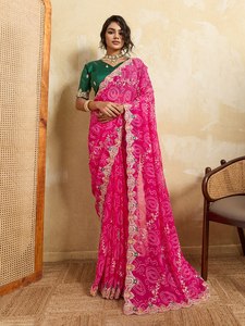 Sari de Diseño Bandhani Rosa para Mujer con Borde Bordado y Blusa Verde, para Fiestas y Bodas, Sari Étnico al por Mayor - Product Image 1
