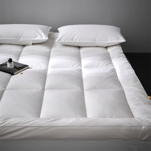 Surmatelas matelassé blanc en microfibre rafraîchissante 400TC, pliable, pour la maison et l'hôtel, toutes saisons - Product Image 1