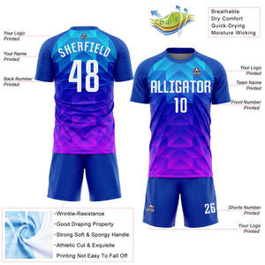Tenues de football personnalisées, design par sublimation, vert et blanc, vêtements de sport d'équipe, uniforme de football pour hommes, 100% polyester UPF 50, adolescents - Product Image 4