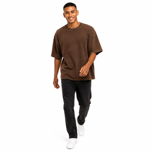 T-shirt en coton marron surdimensionné pour homme, col rond, manches courtes, couleur unie, style décontracté, coupe jersey, longueur normale, tricoté, teint uni - Product Image 1