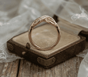 Anillo Infinito de Diseño de Alta Calidad con Circonita Cúbica, Bañado en Plata de Ley, con Mezcla de Piedras Preciosas y Diamantes, Venta al por Mayor - Product Image 3