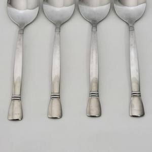 Cuillère de service élégante en acier inoxydable, couverts haut de gamme, parfaits pour les mariages, les dîners à la maison et les tables élégantes. - Product Image 3