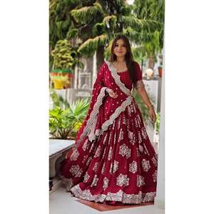 Robes de mariée de créateur brodées Lehenga-Choli - Product Image 5