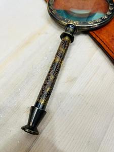 Lupa de Mano de Latón Estilo Antiguo con Marco y Mango Grabados |   Lupa de Inspección Vintage - Product Image 4