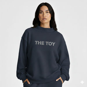 Sweat-shirt uni pour femme à col montant, au design minimaliste, en tissu doux et au style polyvalent, adapté aux tenues décontractées et urbaines. - Product Image 3