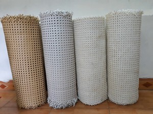 Rollo de Malla de Ratán Natural Blanqueado Transpirable de Vietnam para Revestimiento de Paredes - Product Image 3