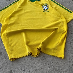 เสื้อฟุตบอลบราซิลสไตล์เรโทรสุดฮิต ผ้าตาข่ายโพลีเอสเตอร์ เสื้อซ้อมฟุตบอล ปักลายคุณภาพสูง สไตล์วินเทจ เสื้อฟุตบอลสั่งทำพิเศษ - Product Image 2